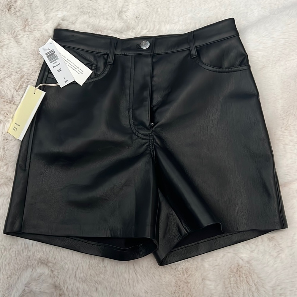 Sold Out - Aritzia Melina 5” Leather Short - NWT